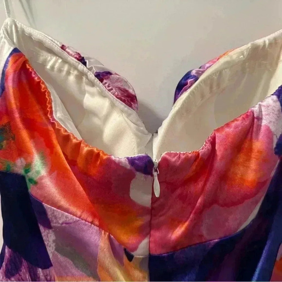 ⭐️ NEW CACHE STRAPLESS DRESS GOWN  SIZE 4 ⭐️ - Picture 6 of 8